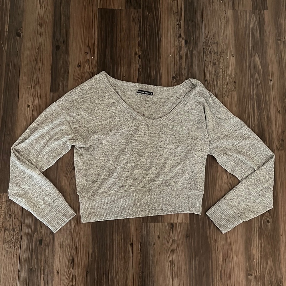 Super soft ambercrombie crop sweater